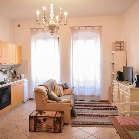 Apartment La Casa Di Flo *